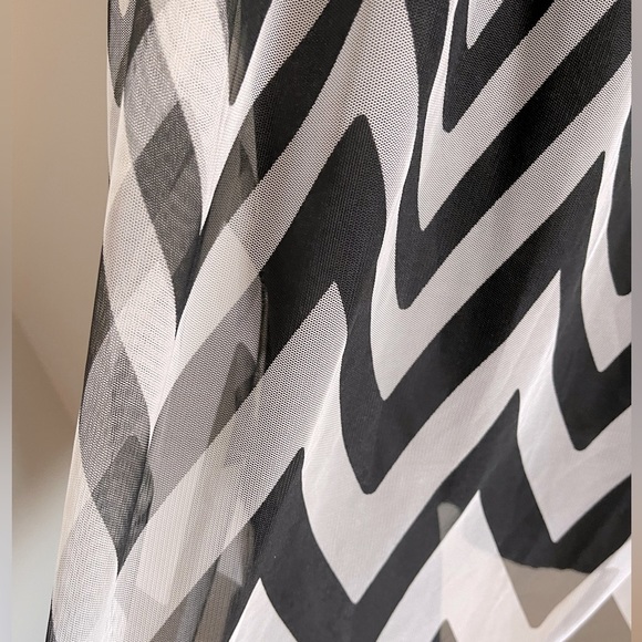 New Noir Black & White Strapless Cocktail Dress - Picture 6 of 6